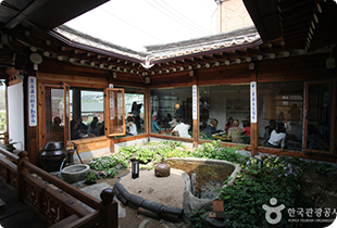Bukchon Hanok Village, Insadong, Samcheong-dong